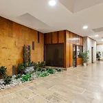 Charming Studio Close To Eiffel Tower By Guestready